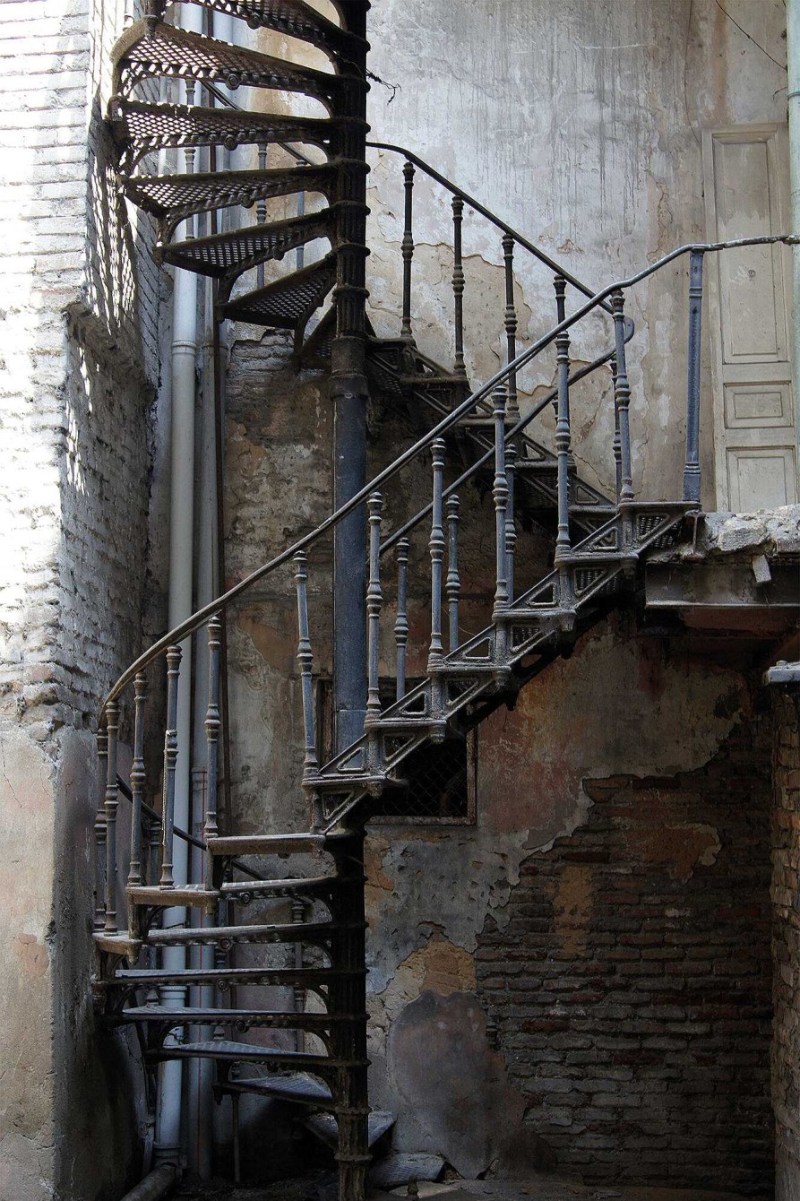 Olivier Lacour Bild "Metalltreppe Vertikal" Fotografien