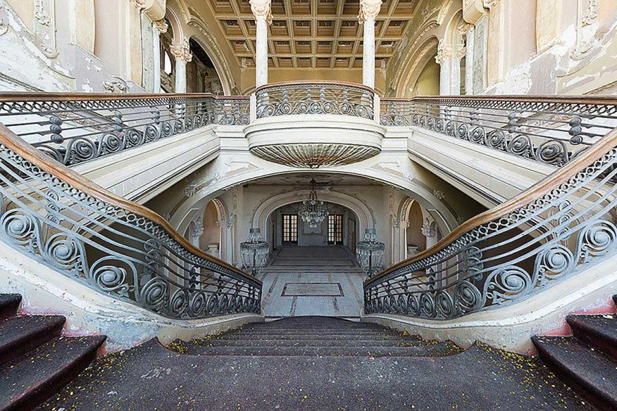 Olivier Lacour Bild "Treppe, Oben" Fotografien